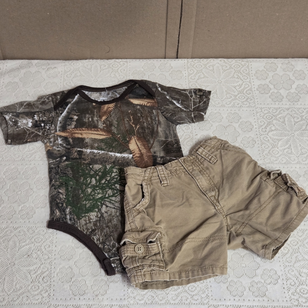 Boys 18m Realtree Edge Camo Onesie & Cargo Shorts